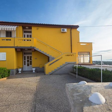 The Manzoni Family 2 Hotel Punat Bagian luar foto