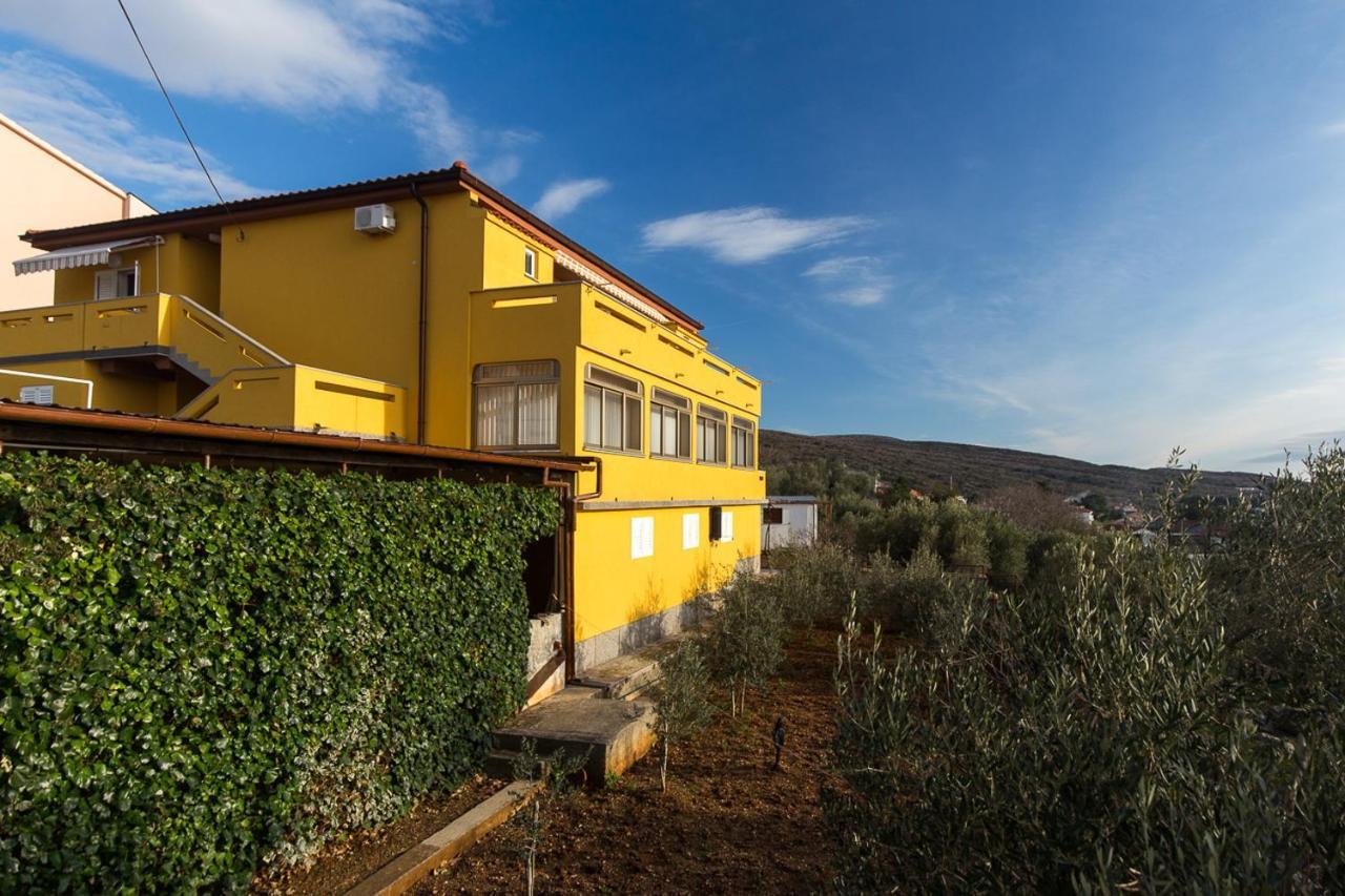 The Manzoni Family 2 Hotel Punat Bagian luar foto