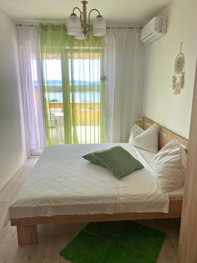 The Manzoni Family 2 Hotel Punat Bagian luar foto